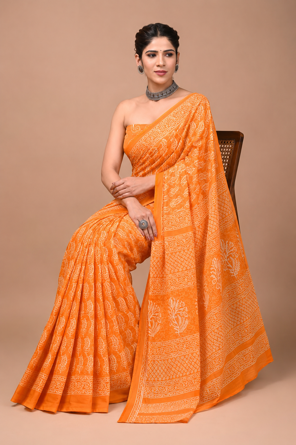 Orange & Ivory decorative motif cotton saree, product view 4.